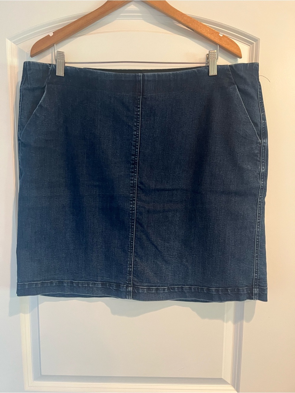 Croft & Barrow Dark Blue Denim Skirt -18